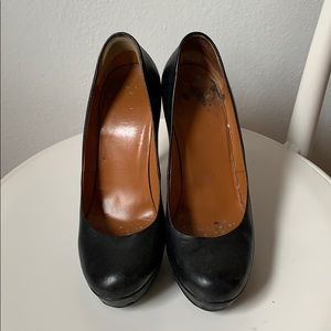 Gucci leather pumps
